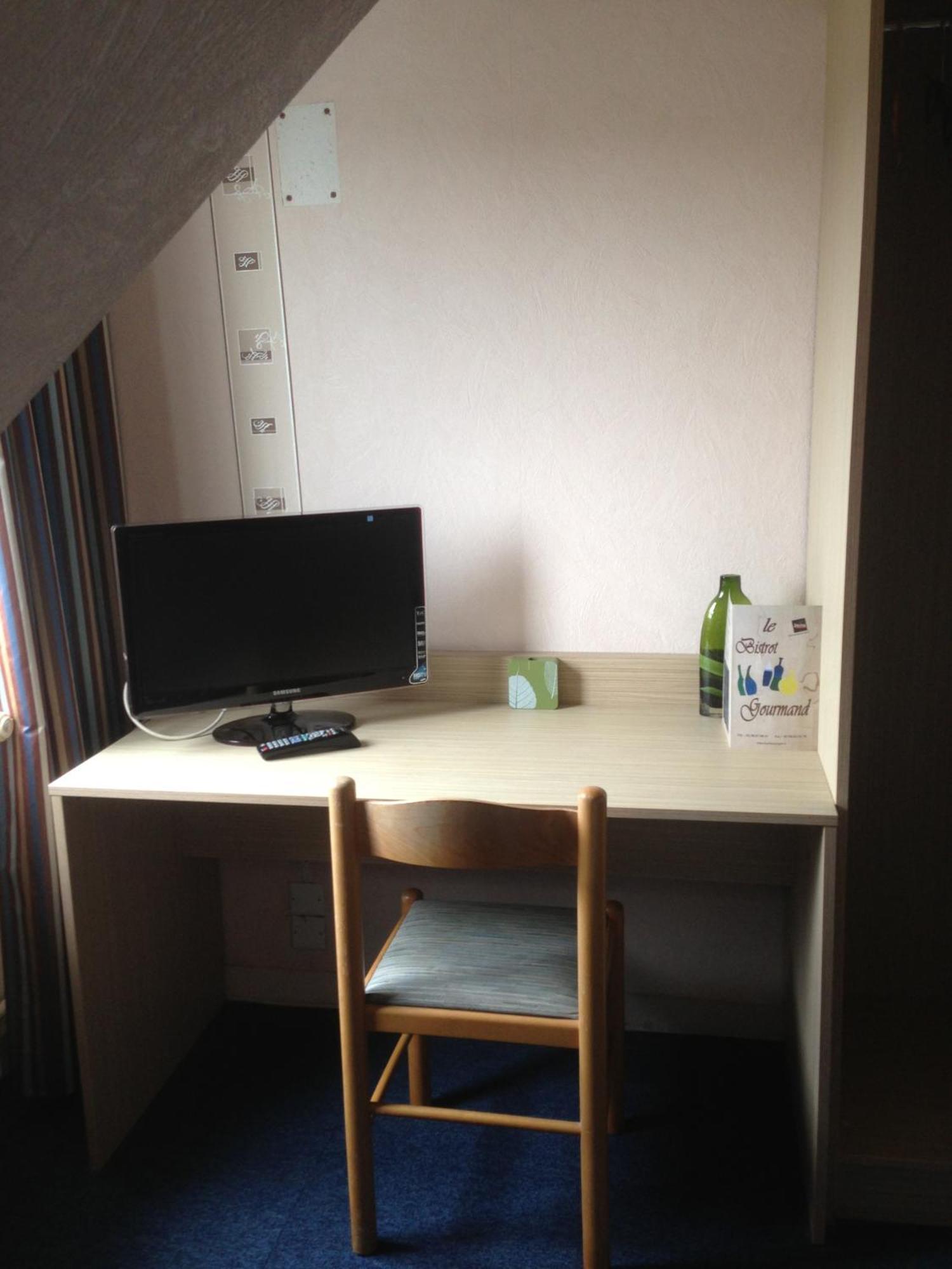Hotel La Tour D'Auvergne Pont-lʼAbbé Dış mekan fotoğraf